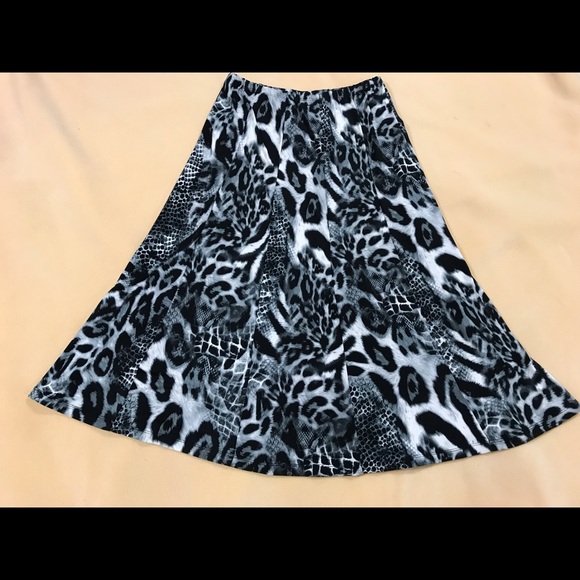 JM Collection Dresses & Skirts - Women’s skirt